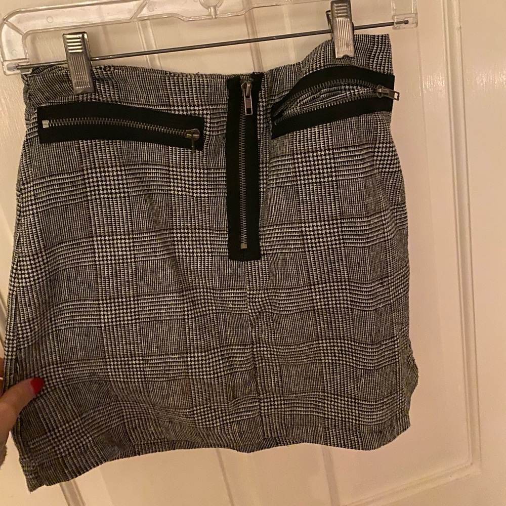 Seek the label zipper detailed tweed mini skirt